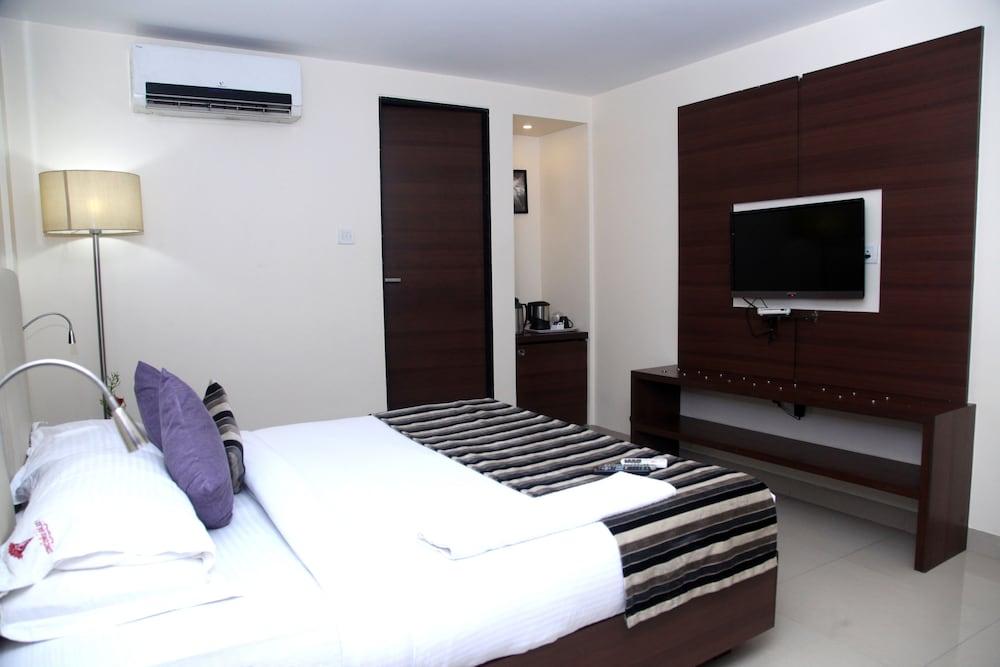 Hotel Concord Galaxy Мумбаи Экстерьер фото