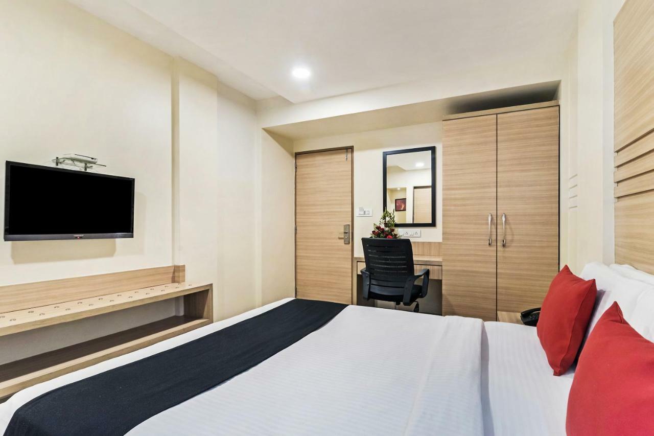 Hotel Concord Galaxy Мумбаи Экстерьер фото