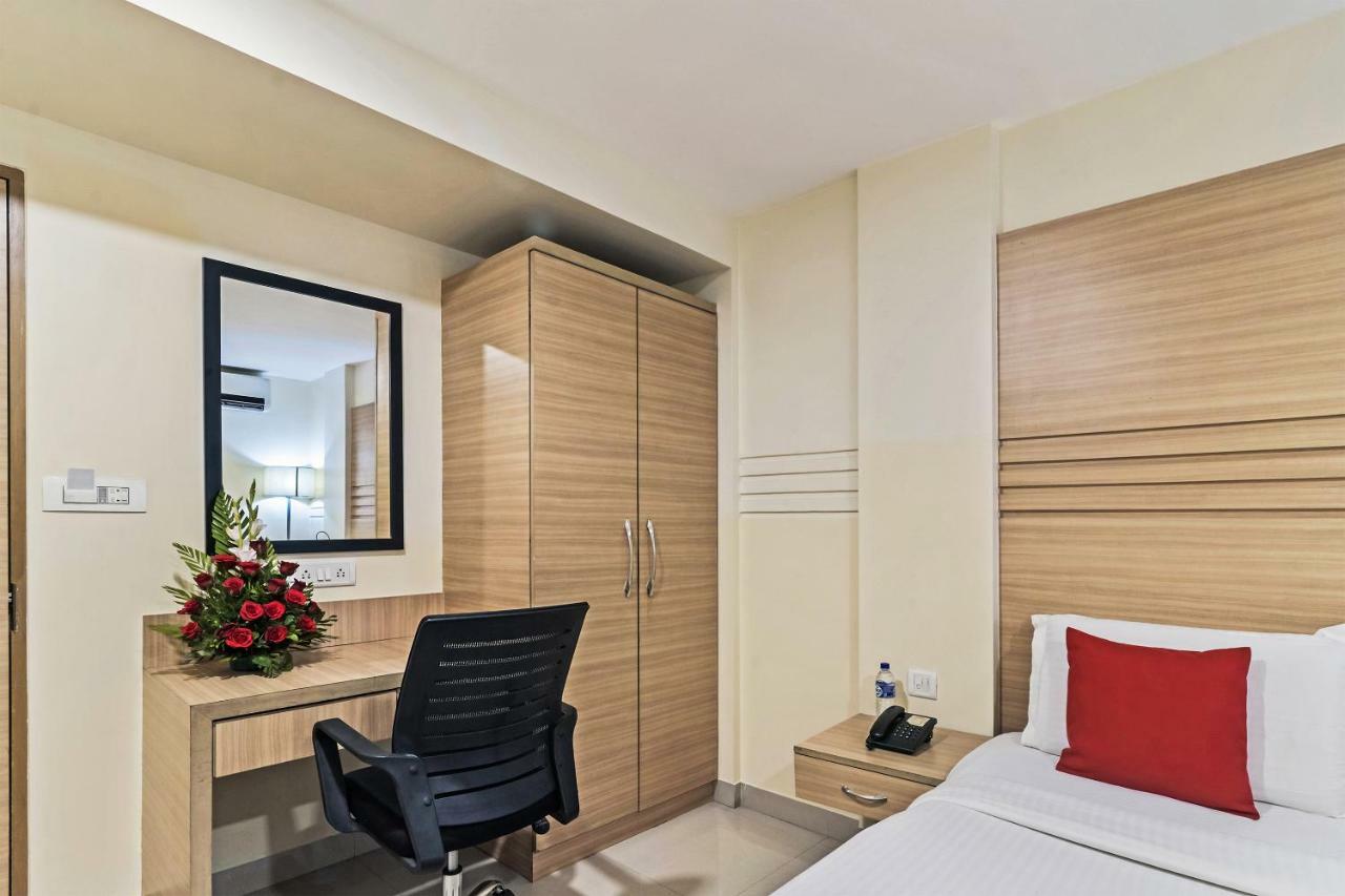 Hotel Concord Galaxy Мумбаи Экстерьер фото